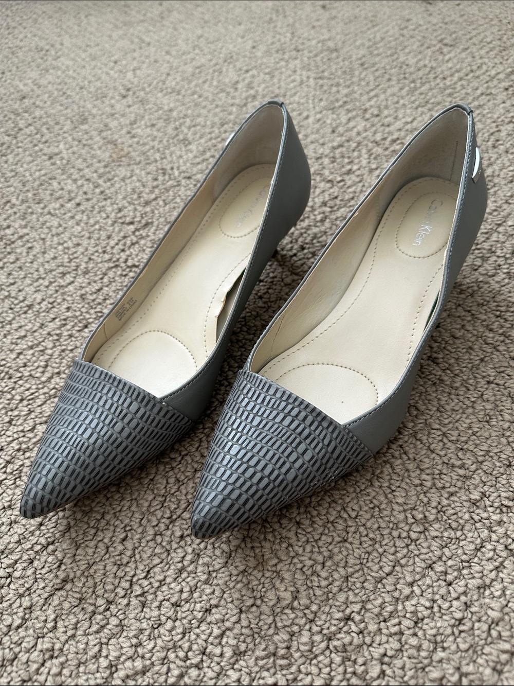 Calvin Klein Women's Pointed-Toe Woven Toe Gray heels
